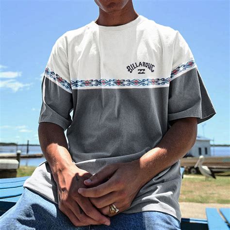 Vintage Oversized Unisex Holiday Surf Print T-shirt | Surf outfit, Work ...