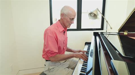 Million Dollar House Hunters (2018)