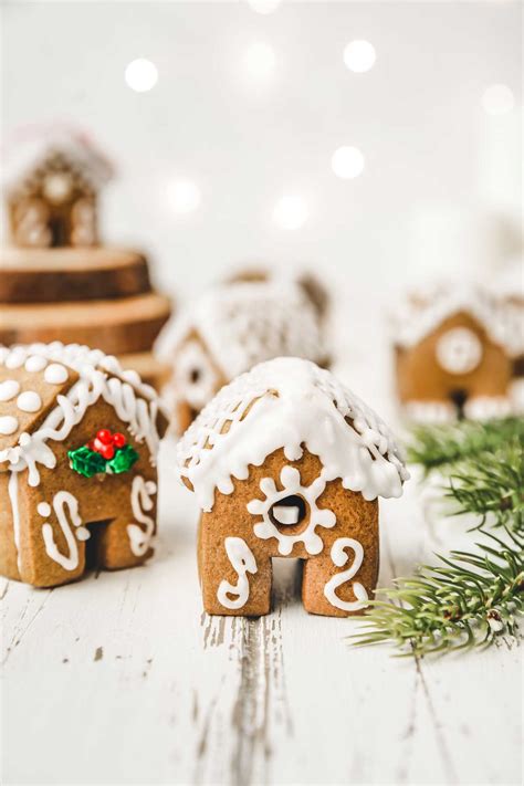 Mini Gingerbread House - Easy Recipe - Free Template