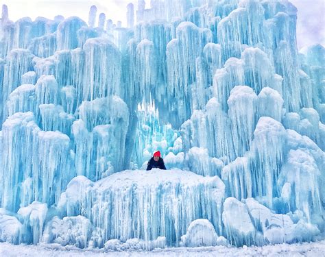 Ice Castles // Lincoln, New Hampshire | Wanderlust Beauty Dreams