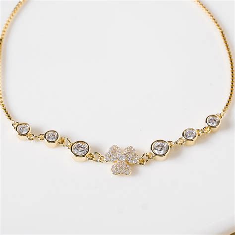 Jewellery Online - Premium Three Leaf Clover Charm Bracelet | Nestasia