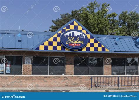 Skyline Chili Drive Up Restaurant. Skyline Chili is a Chain of ...