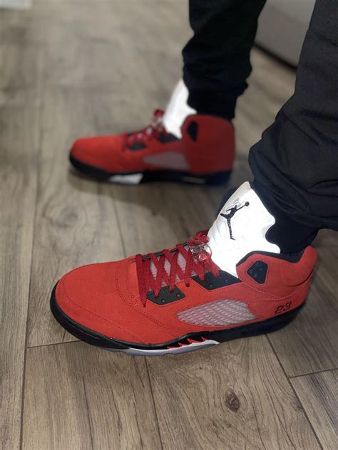 AIR JORDAN 5 RETRO 'RAGING BULL' 2021 : r/Jordans