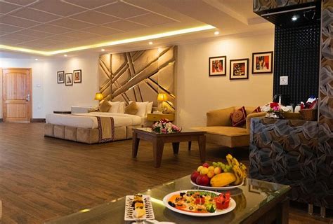 FALETTI'S GRAND HOTEL MURREE - Hotel Reviews, Photos, Rate Comparison ...