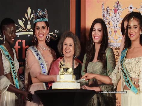 Cake Cutting Ceremony With Miss India 1964 Meher Castelino & Miss World ...