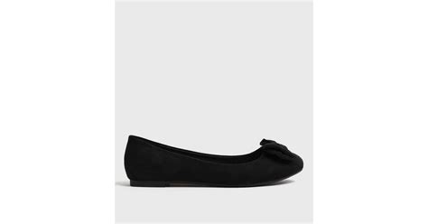 Wide Fit Black Suedette Bow Ballet Pumps | New Look
