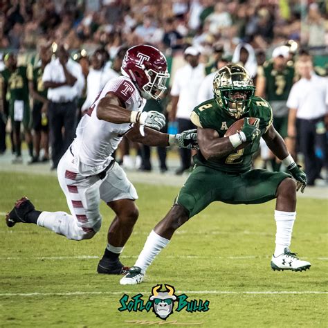 136 – Temple vs. USF 2017 – USF RB D’Ernest Johnson by Dennis Akers ...