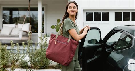 How to Make 6 Figures as a Travel Nurse | Vivian Community Hub