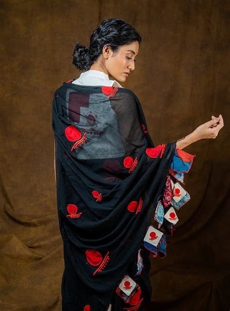 Black Mul Bindi Handloom Saree | Sustainable Indo-Western Wear by Prathaa