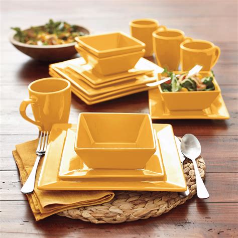 16-Piece Modern Square Dinnerware Set in Solid Colors | Ginny's