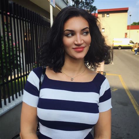 Sophie Brussaux - galeria zdjęć