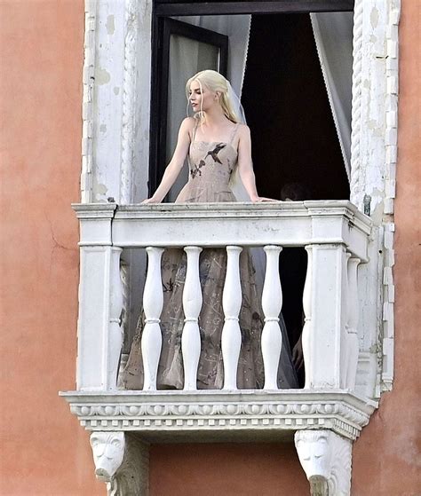 Anya Taylor-Joy se casó en Venecia con un vestido de novia que no es ...