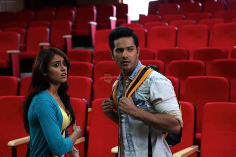 Varun Dhawan and Ileana D'Cruz in Main Tera Hero / Main Tera Hero ...