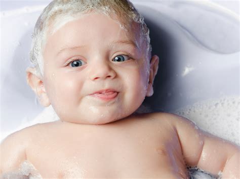 Como cuidar do umbigo do bebê | BabyCenter