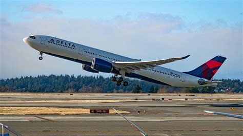 Alaska Airlines & Delta Air Lines Caught Up In Air Pollution Lawsuit At ...