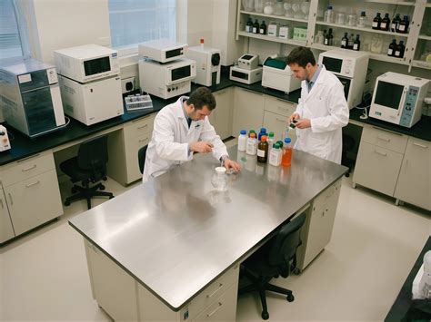 Lab Space Design Guide: Layout Standards & Safety