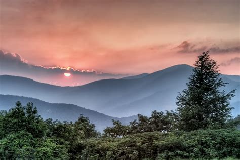 Sunset on Cold Mountain along the Blue Ridge Parkway in North Carolina ...