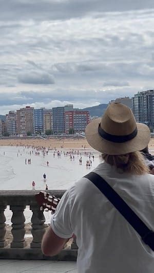 Interview Back Shot 的图像结果