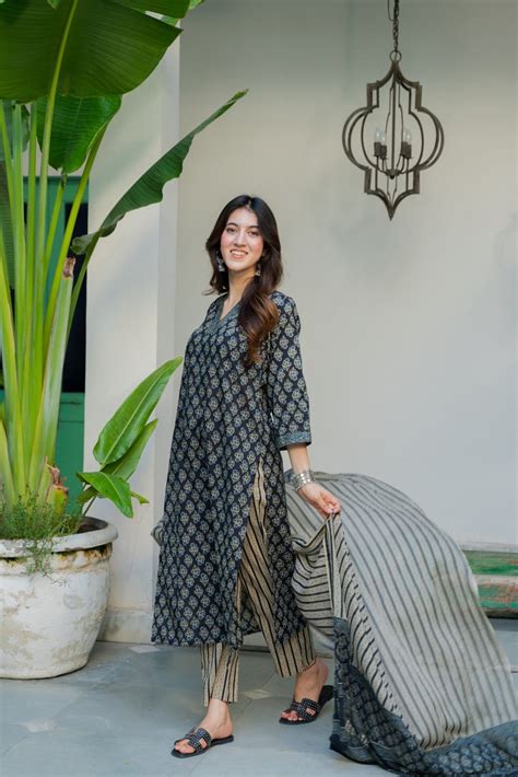 Mahira cotton straight suit set – DIMPLE DESIGN STUDIO