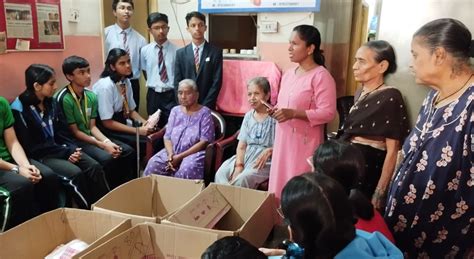 Visit at the Old age home " Siddhi Vrudhashram