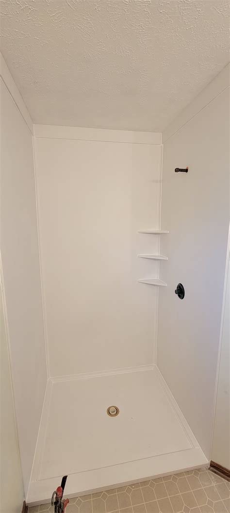 Full Showers — EnStone Surfaces