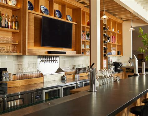 locals restaurant 的图像结果