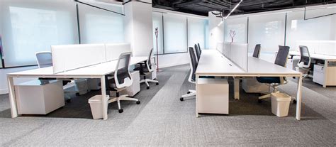 Equipamiento Esencial en Oficinas Tradicionales