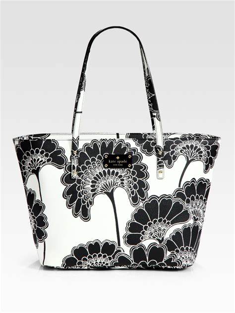 Kate Spade White Purse With Flowers | semashow.com