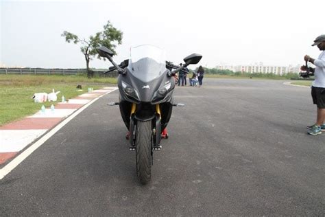 TVS Apache RR 310 Review – Born on the Race Track! » Car Blog India