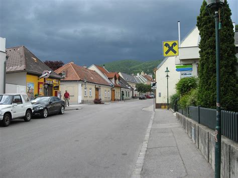 Gumpoldskirchen.org | Sehenswertes Gumpoldskirchen | Die Wiener Straße