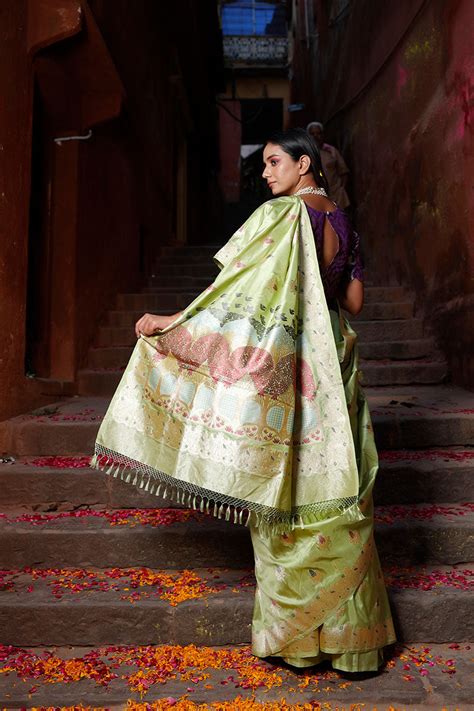 Light Parrot Green Kadhwa Handloom Katan Silk Banarasi Saree – Chinaya ...