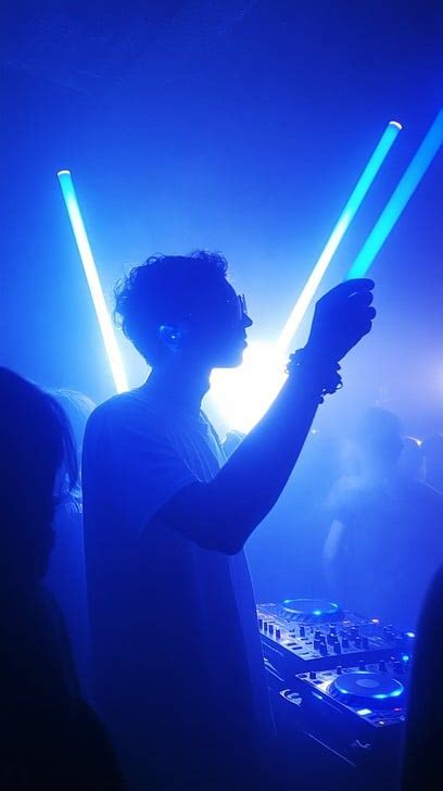 Music Club 的图像结果