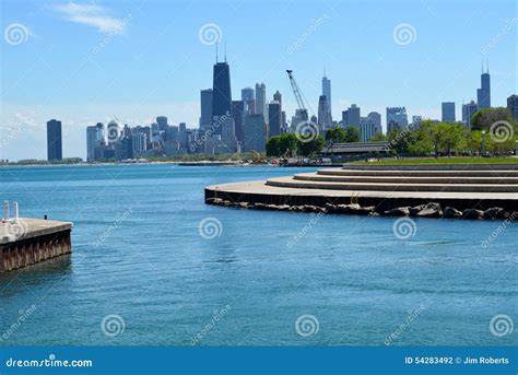 Diversey Harbor Outlet editorial photography. Image of illinois - 54283492