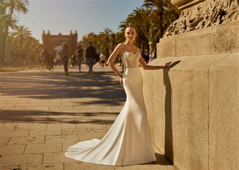 Fit and Flare Wedding Dresses - Largest Selection - Kleinfeld ...