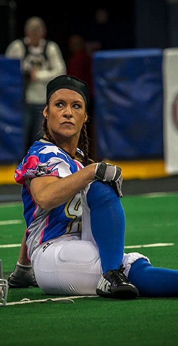 Running Back Woman 的图像结果