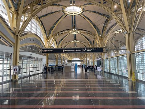 Dca Airport Main Runway At National Airport To Close Nightly For