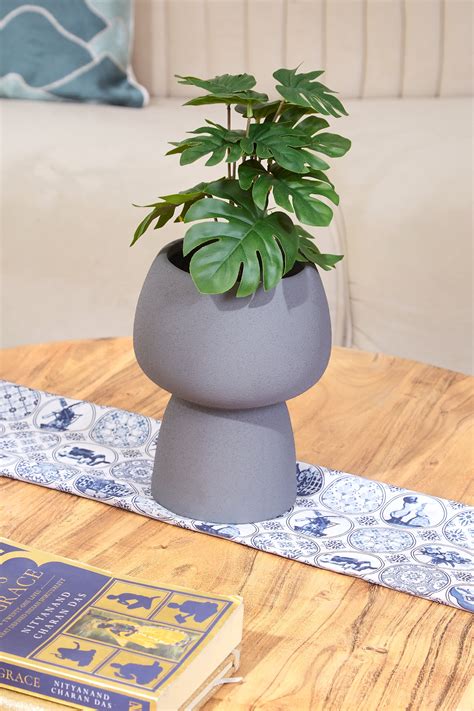 Mulu Textured Grey Vase - Large – Mason Home