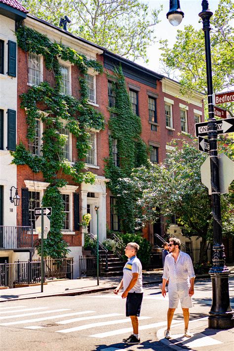 10 BEST Neighborhoods in Manhattan (First Time Visitors Guide!)
