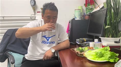 实拍：日本职员下班后的夜生活 喝酒吃饭（组图）_凤凰网资讯_凤凰网