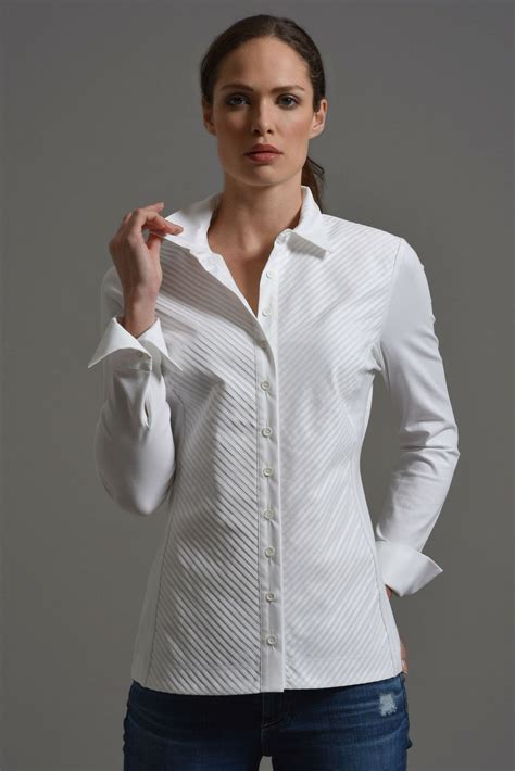 Pin by JSN on The Dress Shirt | White shirts women, Perfect white shirt ...