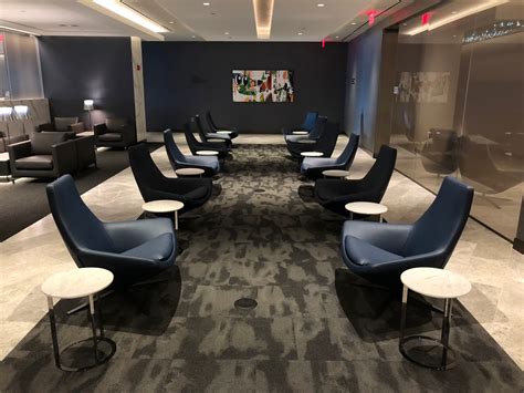 Review: United Polaris Lounge Newark (EWR) - Live and Let's Fly