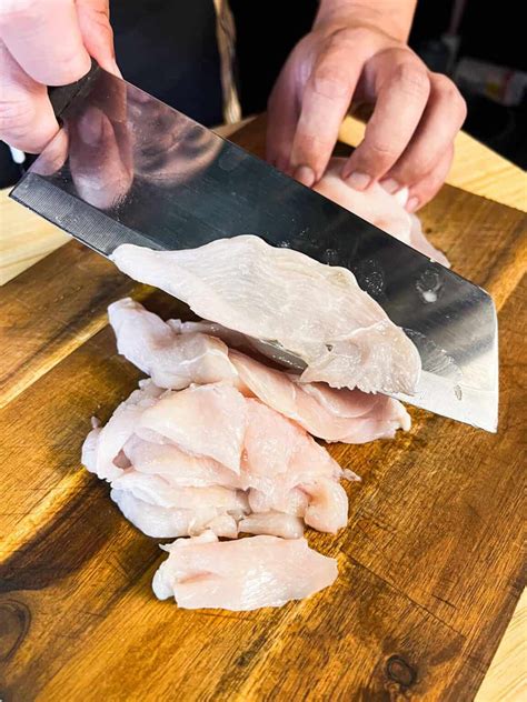 The SECRET to tender chicken: Velveting Chicken - dimsimlim.com