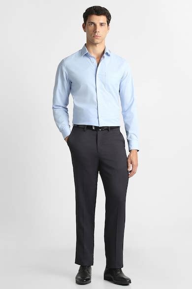 Buy Men Black Solid Custom Fit Trousers Online - 40250593 | Van Heusen