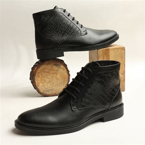 Men's Textured Lace-Up Mid-Top Boots – Carlton London Online
