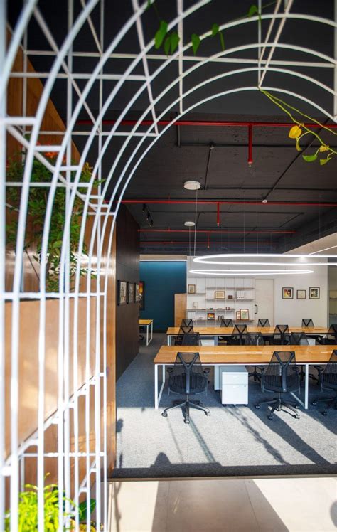 Open vs Closed Office Layout Design: Which is best-suited for you ...