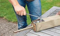 pfosten auf beton befestigen zaunpfosten einbetonieren selbst de pfosten auf beton befestigen zaunpfosten einbetonieren selbst de