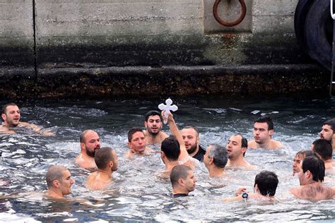 About the Jan. 6 Epiphany Tradition - Theophania - in Greece - tovima.com