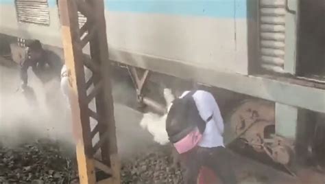 WATCH VIDEO: Trainee Firefighters Prevent Major Disaster On Mumbai-Pune ...