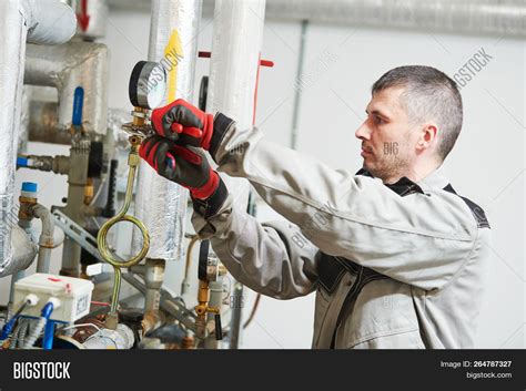 Heating Engineer 的图像结果