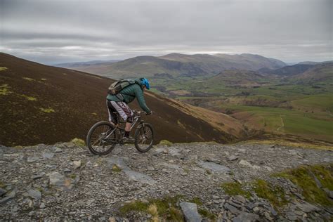 Mountain Biking 的图像结果